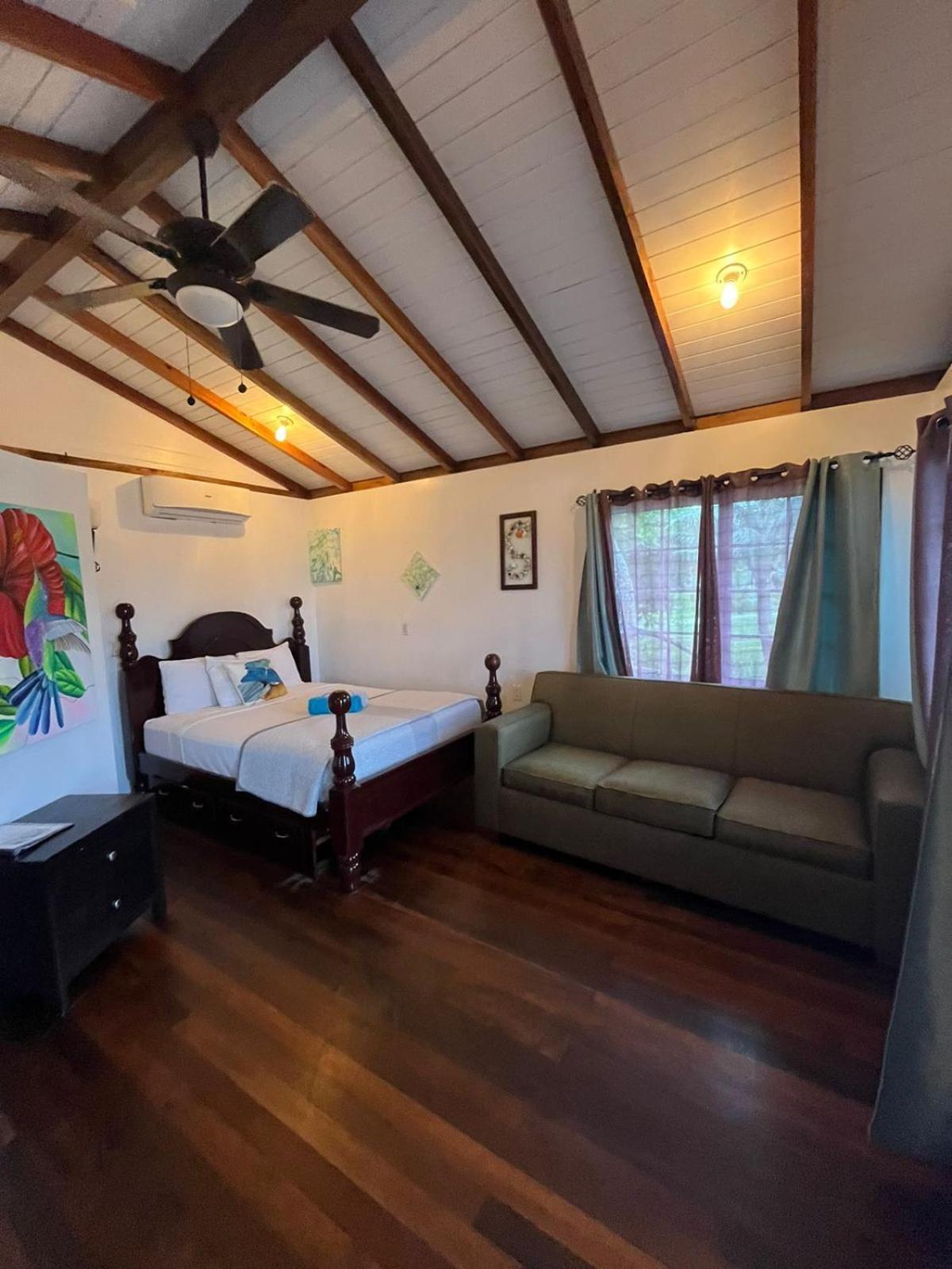 Seaside Chateau Resort Belize City Exteriér fotografie