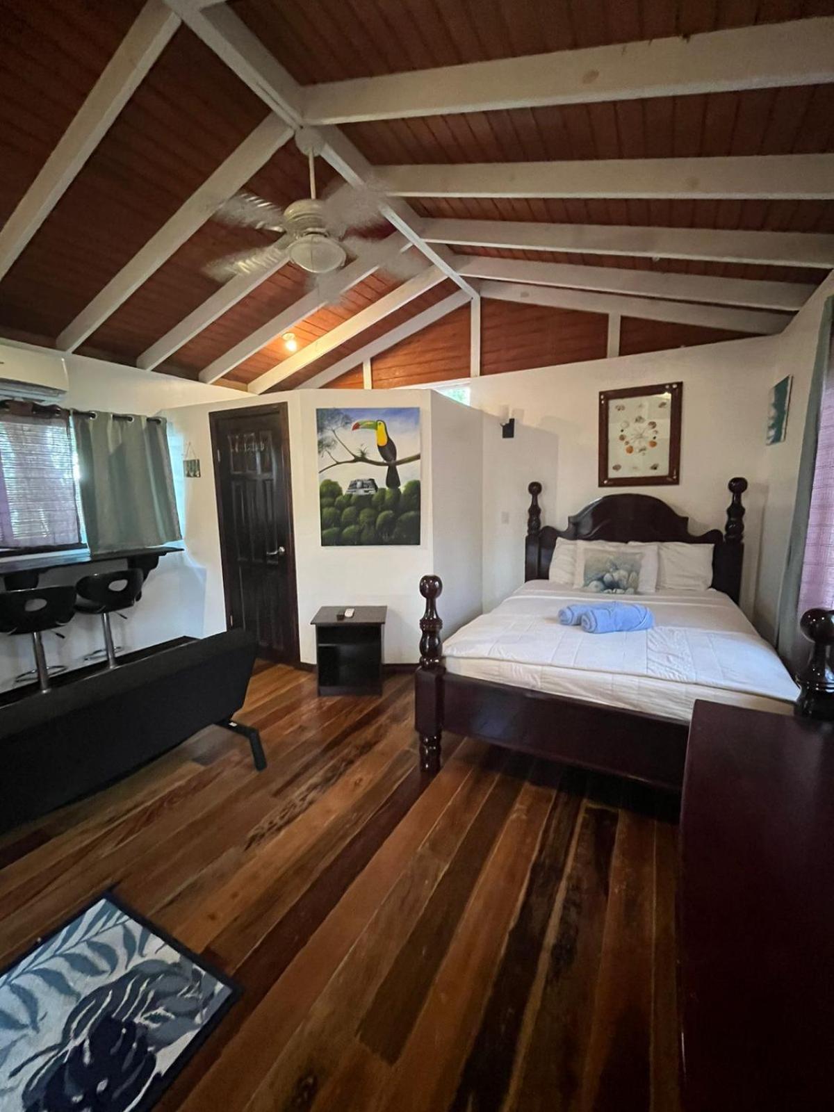 Seaside Chateau Resort Belize City Exteriér fotografie